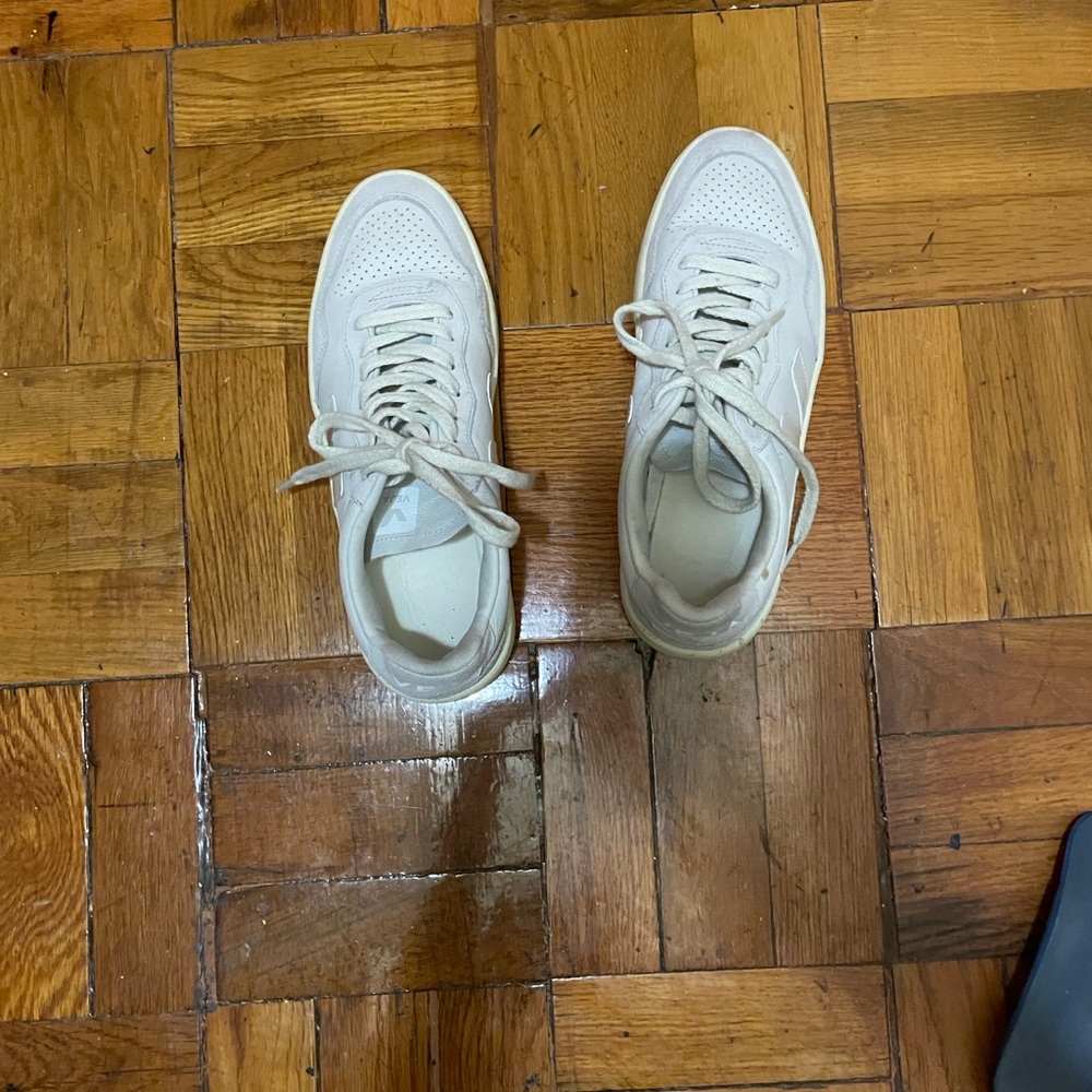 Veja Off-White Women's Sneakers